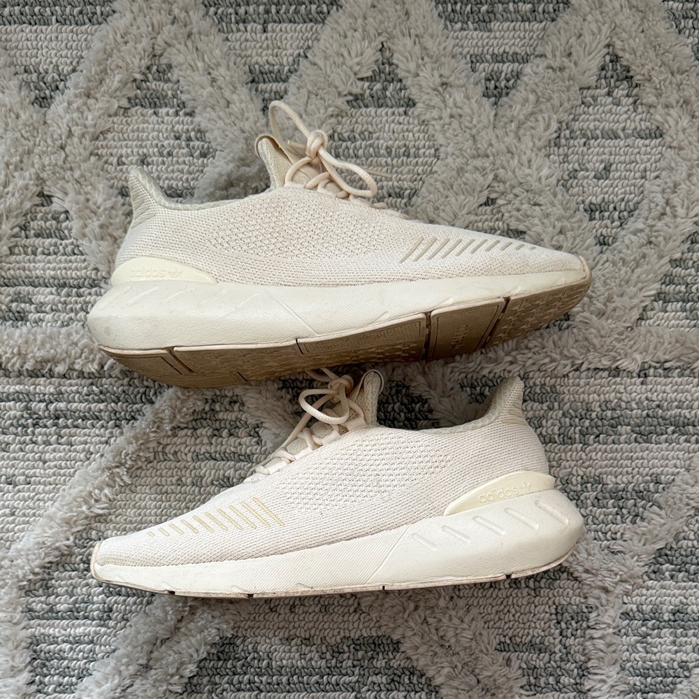 Adidas Sneakers
